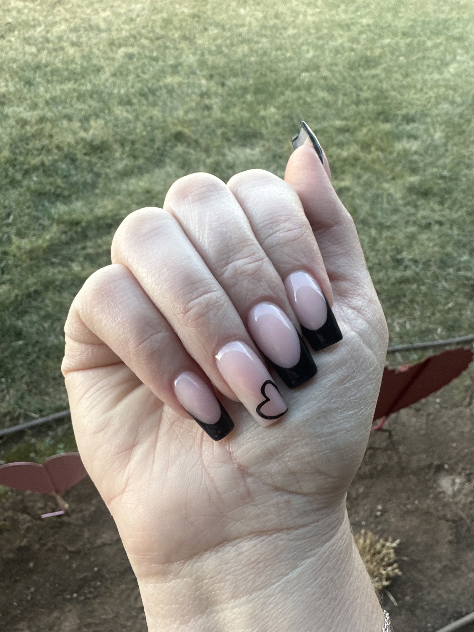 V Nails & Spa nail photo 4